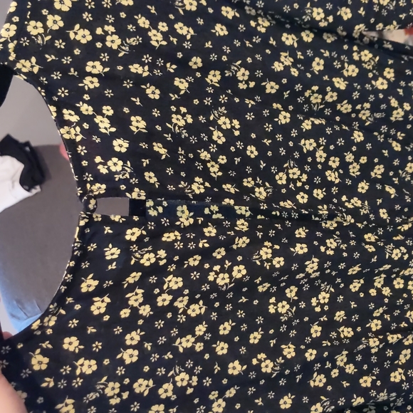 Maternity Black Ditsy Floral Ruched Sleeve Tiered Midi Dress - Picture 4 of 4